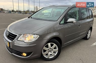 Мінівен Volkswagen Touran 2008 в Києві