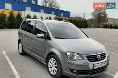 Минивэн Volkswagen Touran 2010 в Хмельнике