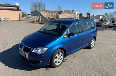 Минивэн Volkswagen Touran 2008 в Сарнах