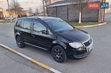 Мінівен Volkswagen Touran 2008 в Бучі