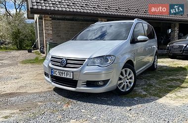Минивэн Volkswagen Touran 2009 в Наварии