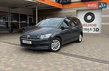 Микровэн Volkswagen Touran 2016 в Сваляве