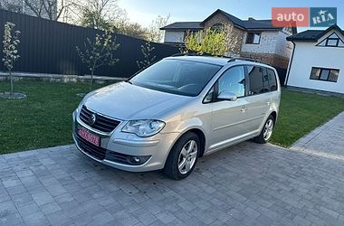 Минивэн Volkswagen Touran 2008 в Сокале