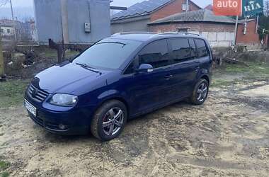 Минивэн Volkswagen Touran 2004 в Ананьеве