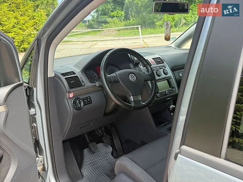Volkswagen Touran 2009 VIN WVGZZZ1TZAW040023 фото оголошення 14 з 76