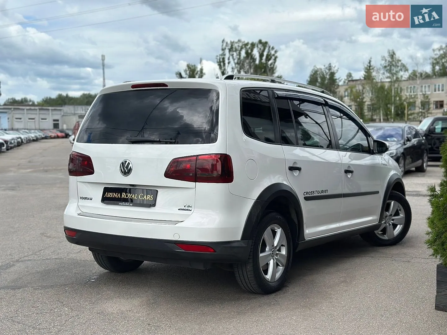 2011 Volkswagen Touran - мініатюра 2