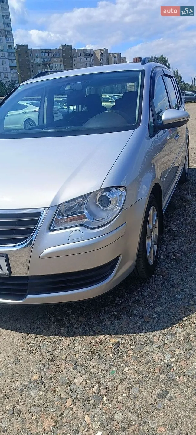 2010 Volkswagen Touran - мініатюра 2