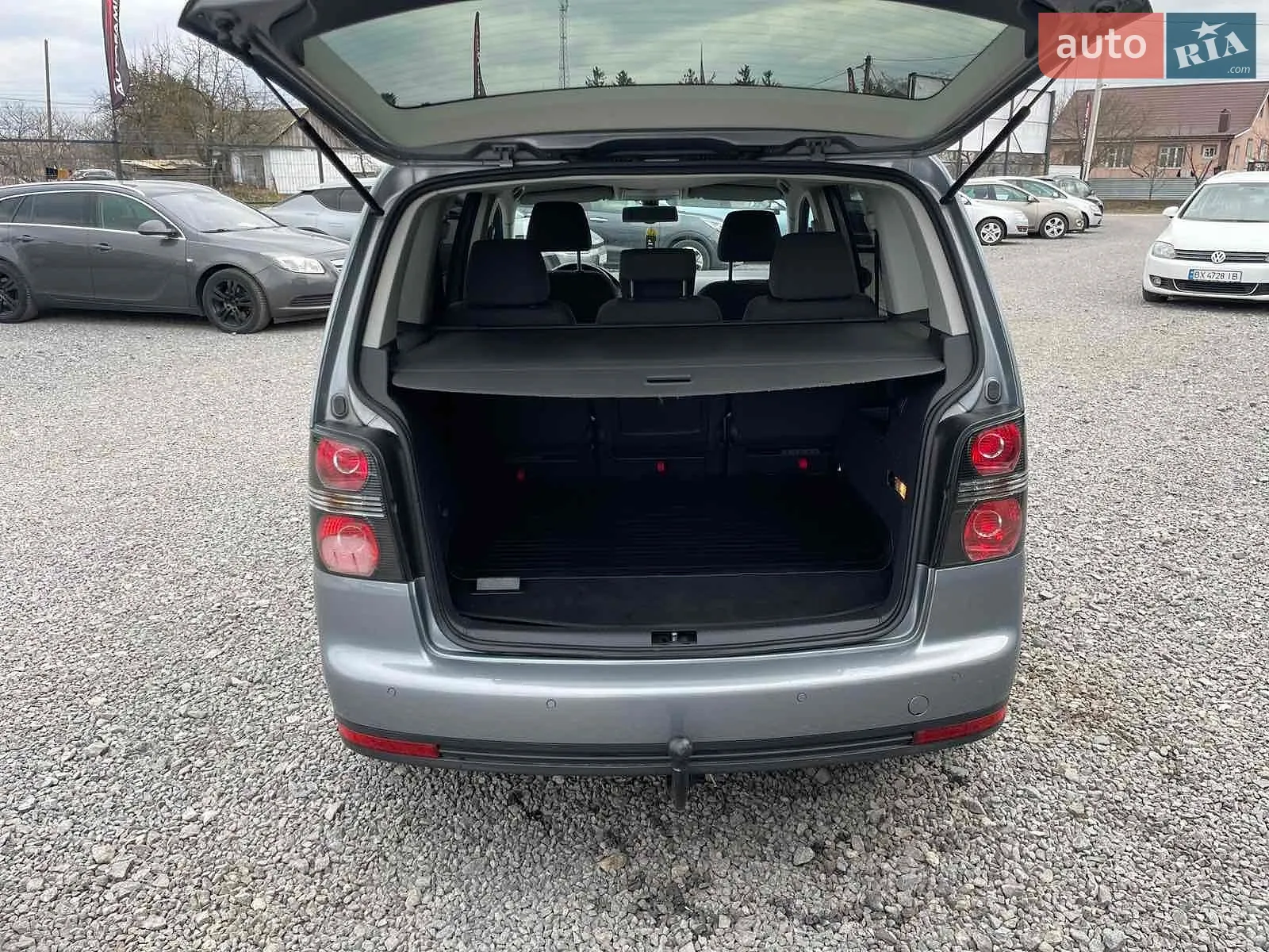 2010 Volkswagen Touran - мініатюра 9