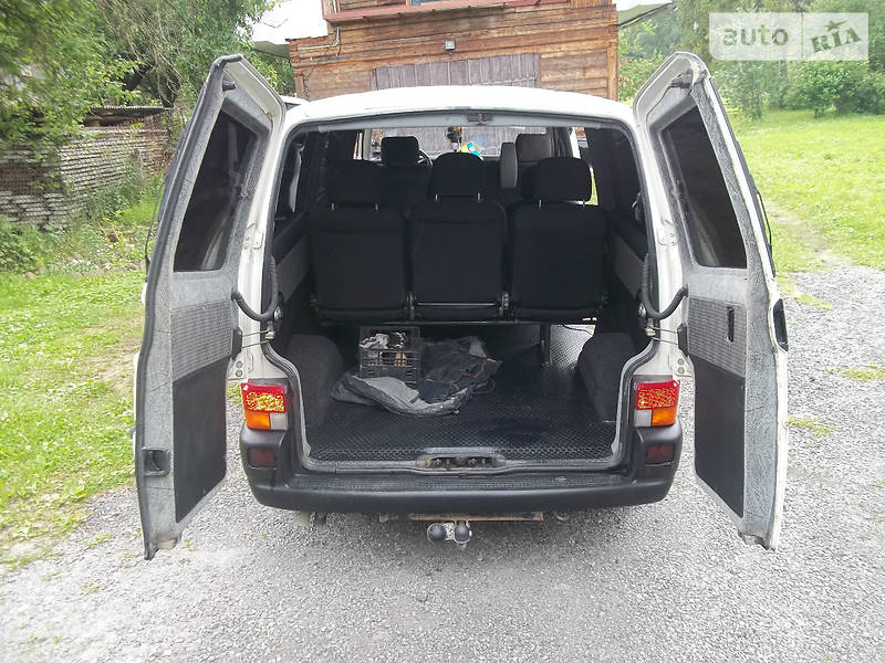 Минивэн Volkswagen Transporter 2000 в Сколе