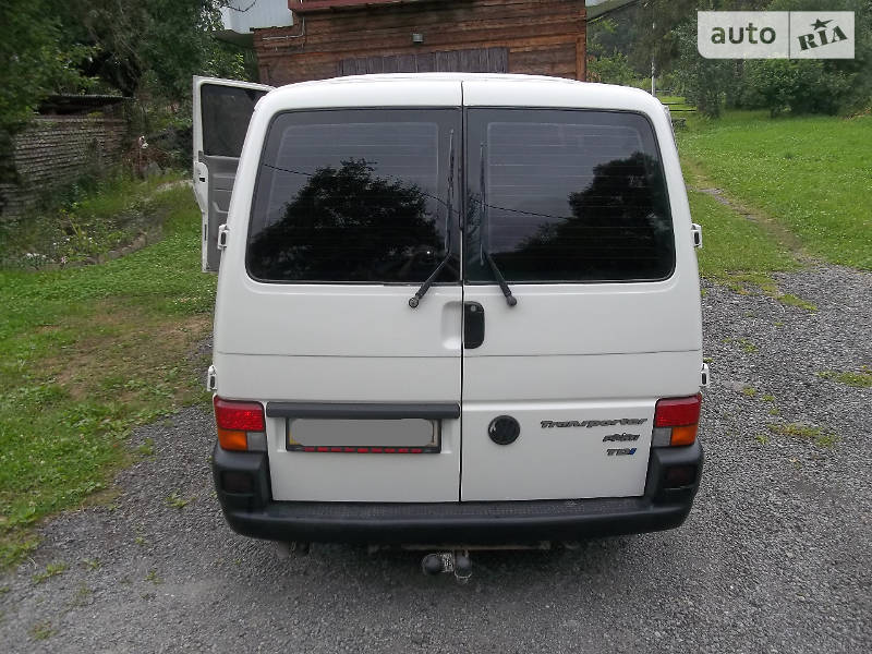 Минивэн Volkswagen Transporter 2000 в Сколе