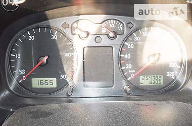 Вантажопасажирський фургон Volkswagen Transporter 2001 в 