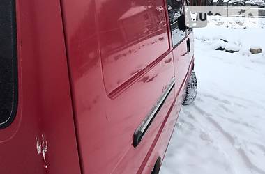 Грузопассажирский фургон Volkswagen Transporter 2000 в Вижнице