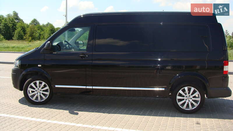 Минивэн Volkswagen Transporter 2015 в Николаеве