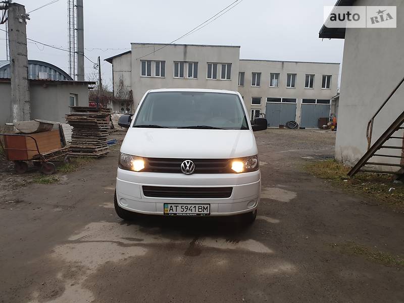 Вантажопасажирський фургон Volkswagen Transporter 2011 в 