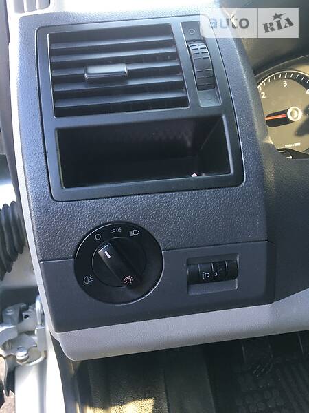 Вантажопасажирський фургон Volkswagen Transporter 2011 в Хусті