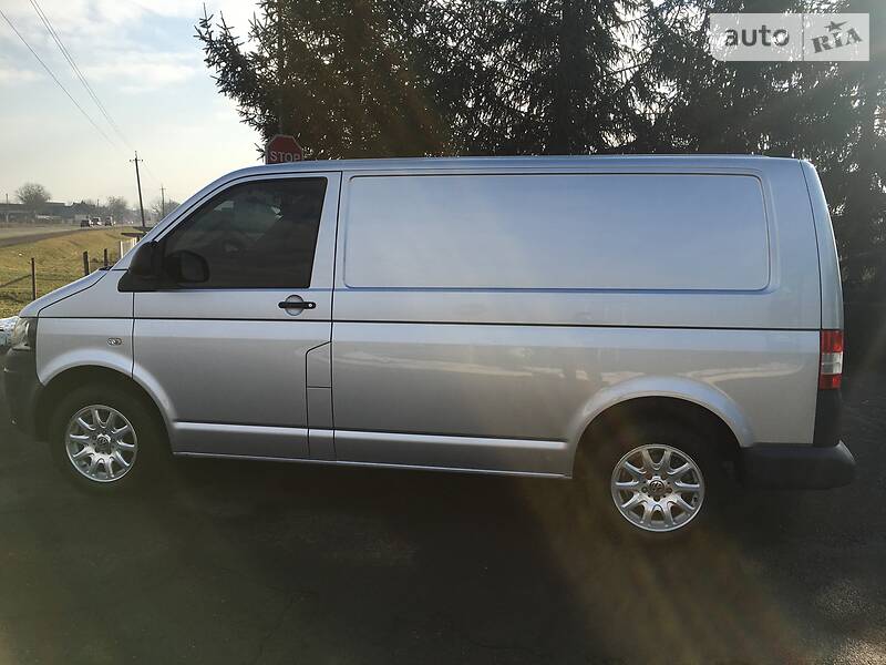 Вантажопасажирський фургон Volkswagen Transporter 2011 в Хусті