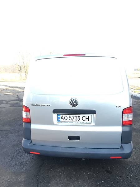 Вантажопасажирський фургон Volkswagen Transporter 2011 в Хусті