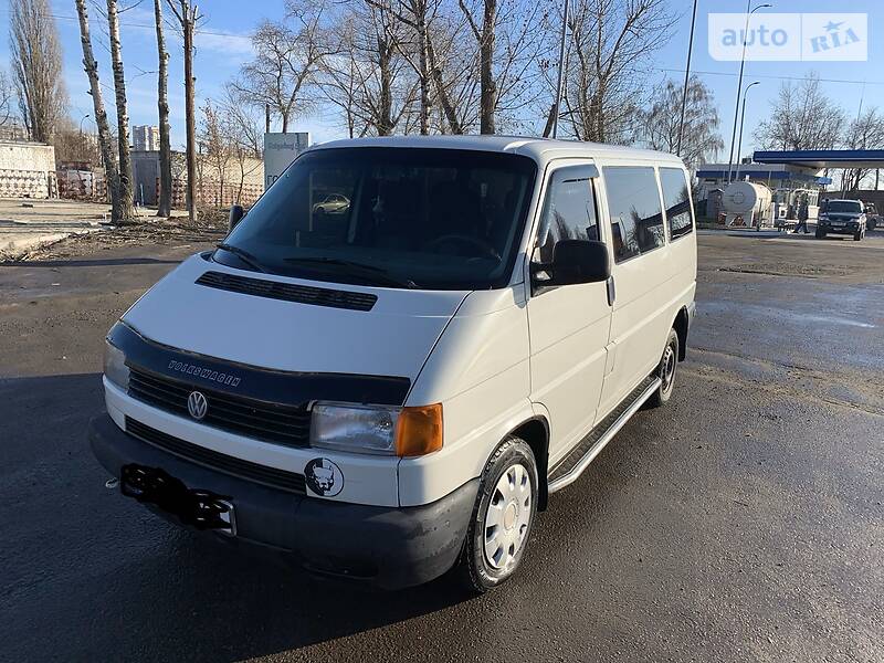 Вантажопасажирський фургон Volkswagen Transporter 2001 в 
