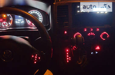 Вантажопасажирський фургон Volkswagen Transporter 2010 в 