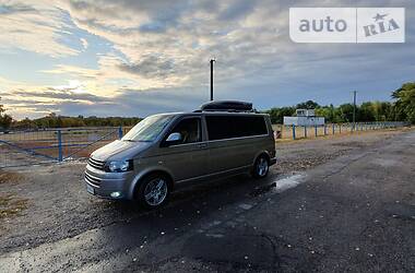 Вантажопасажирський фургон Volkswagen Transporter 2010 в 