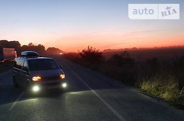 Вантажопасажирський фургон Volkswagen Transporter 2010 в 