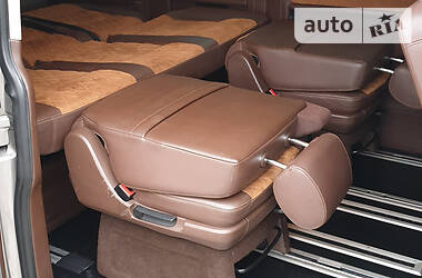 Вантажопасажирський фургон Volkswagen Transporter 2010 в 