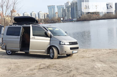 Вантажопасажирський фургон Volkswagen Transporter 2010 в 