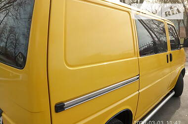 Вантажопасажирський фургон Volkswagen Transporter 2001 в 