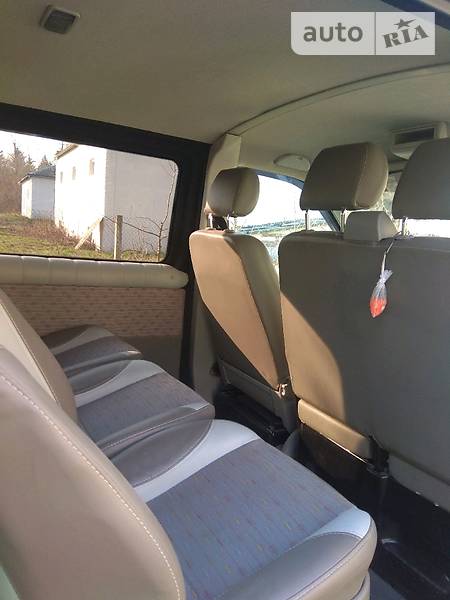 Мінівен Volkswagen Transporter 2010 в Чернівцях