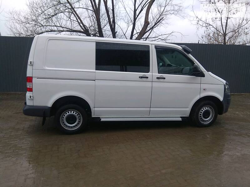 Мінівен Volkswagen Transporter 2010 в Чернівцях
