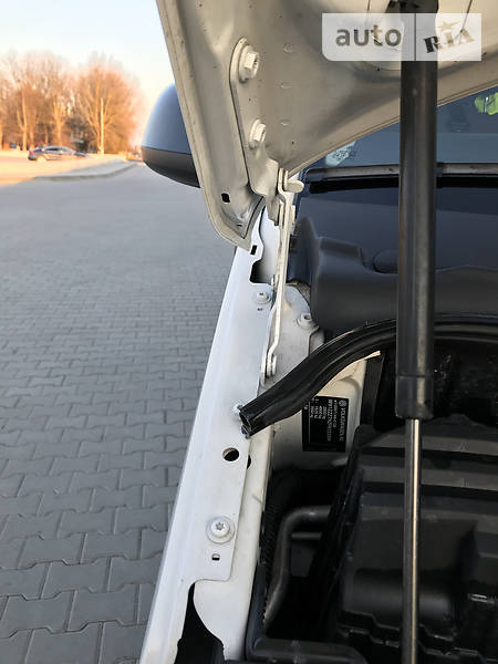 Вантажопасажирський фургон Volkswagen Transporter 2015 в Луцьку