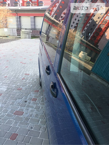 Мінівен Volkswagen Transporter 2004 в Івано-Франківську