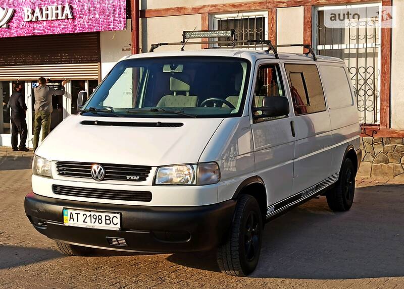 Грузопассажирский фургон Volkswagen Transporter 2001 в Коломые