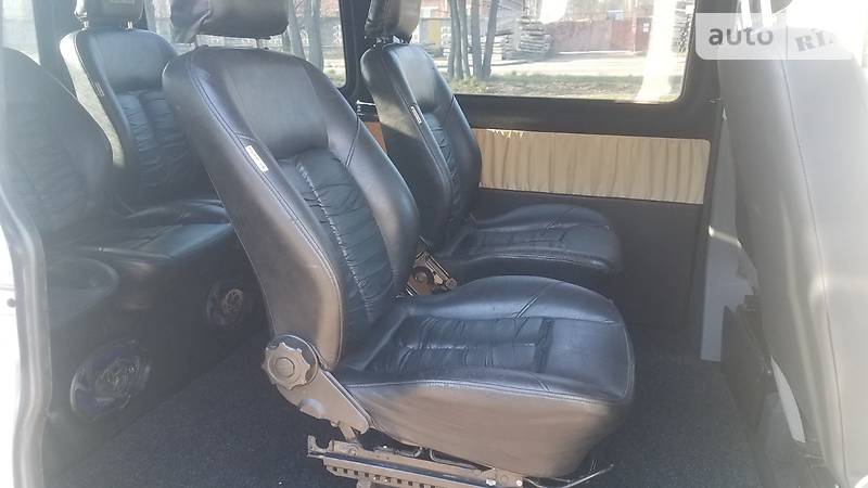 Вантажопасажирський фургон Volkswagen Transporter 2004 в Чернігові