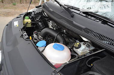 Мінівен Volkswagen Transporter 2015 в 