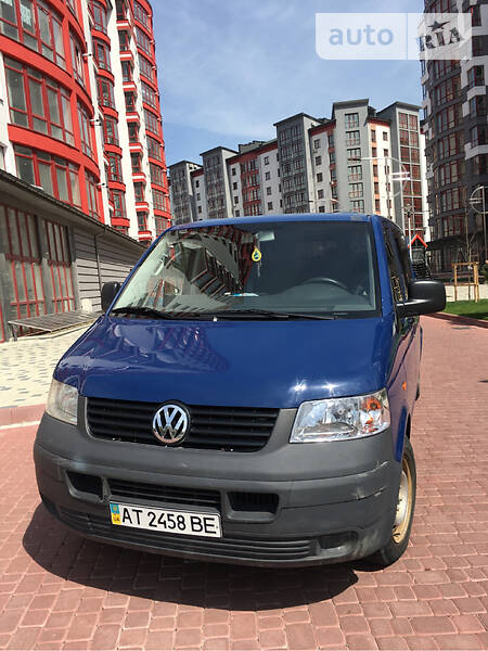 Мінівен Volkswagen Transporter 2004 в Івано-Франківську