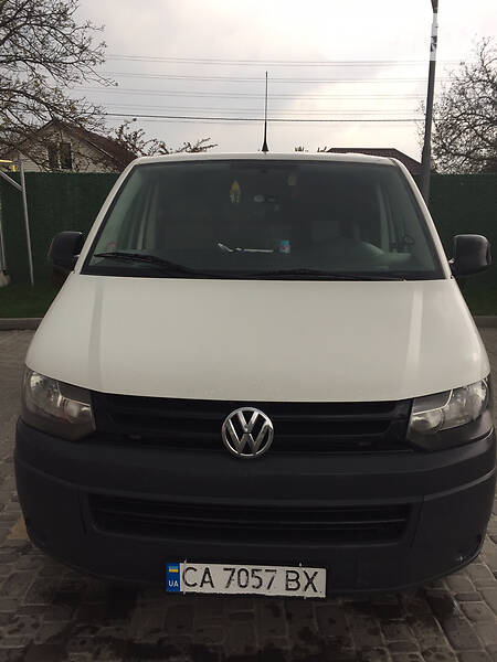 Вантажопасажирський фургон Volkswagen Transporter 2010 в Новгородці
