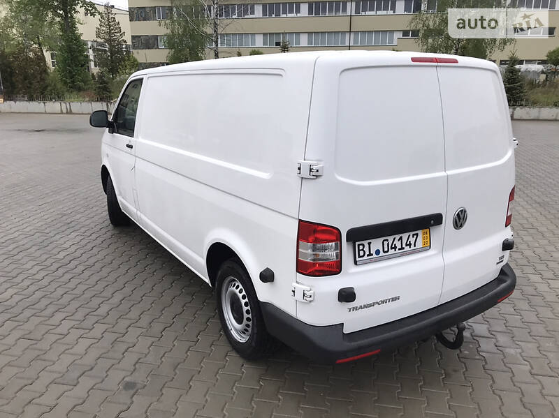 Вантажопасажирський фургон Volkswagen Transporter 2015 в Луцьку