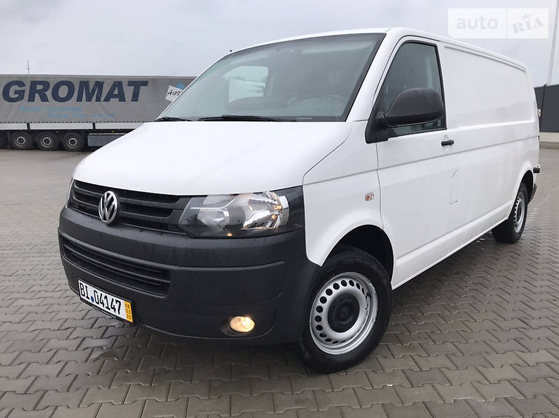 Вантажопасажирський фургон Volkswagen Transporter 2015 в Луцьку
