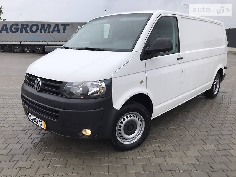 Вантажопасажирський фургон Volkswagen Transporter 2015 в Луцьку