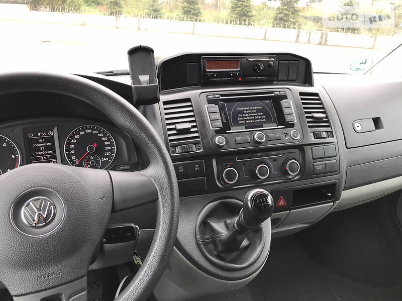 Вантажопасажирський фургон Volkswagen Transporter 2015 в Луцьку