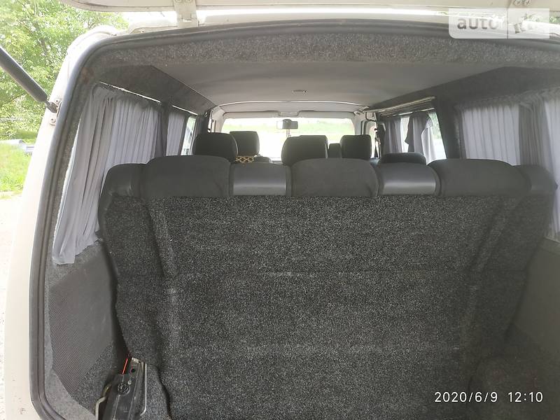 Седан Volkswagen Transporter 2001 в Чернівцях