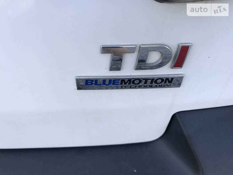 Вантажопасажирський фургон Volkswagen Transporter 2015 в Луцьку