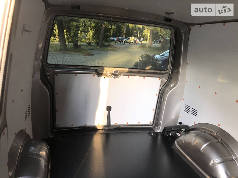 Вантажопасажирський фургон Volkswagen Transporter 2016 в Бучі