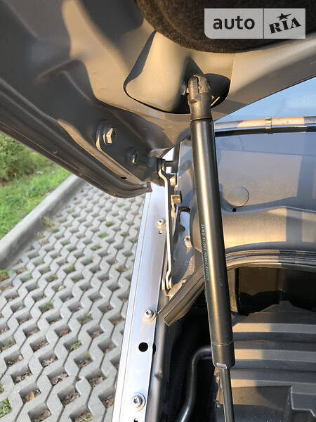 Вантажопасажирський фургон Volkswagen Transporter 2016 в Бучі