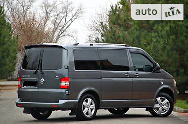 Минивэн Volkswagen Transporter 2011 в 