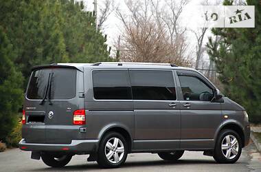 Минивэн Volkswagen Transporter 2011 в 