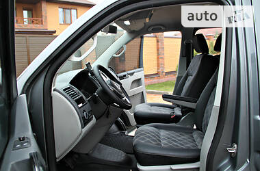 Минивэн Volkswagen Transporter 2011 в 