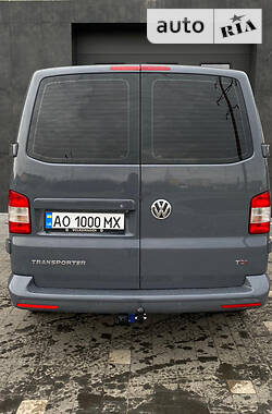 Грузопассажирский фургон Volkswagen Transporter 2014 в Ужгороде