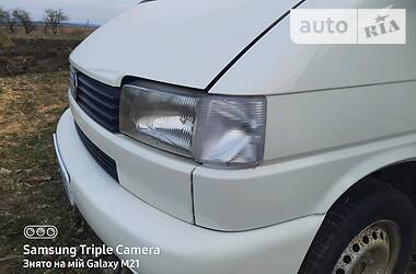 Грузопассажирский фургон Volkswagen Transporter 2000 в Львове